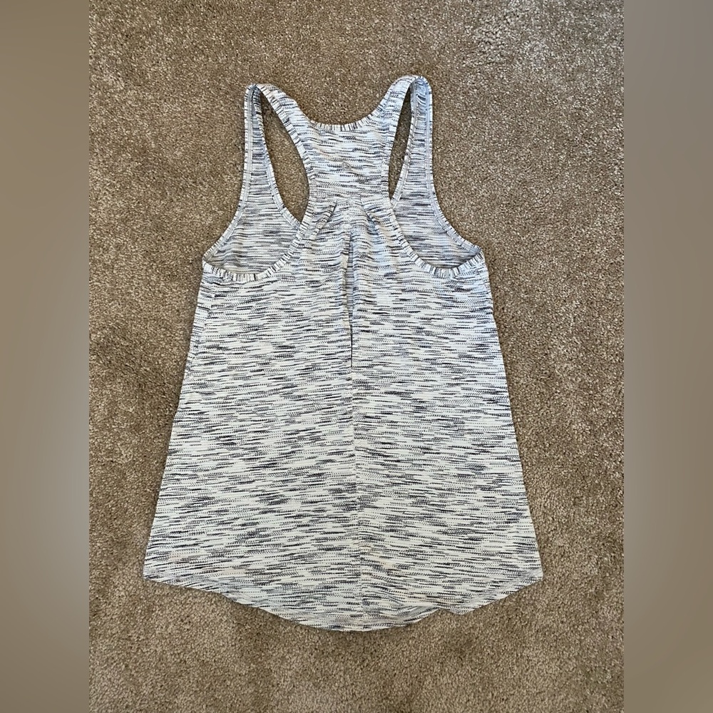 Size 4 - Picture 2 of 2